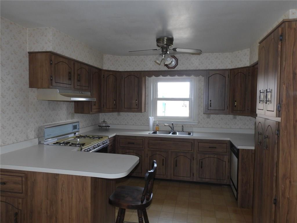 37 Elich Road Burgettstown, PA 15021 - Photo 3 of 23