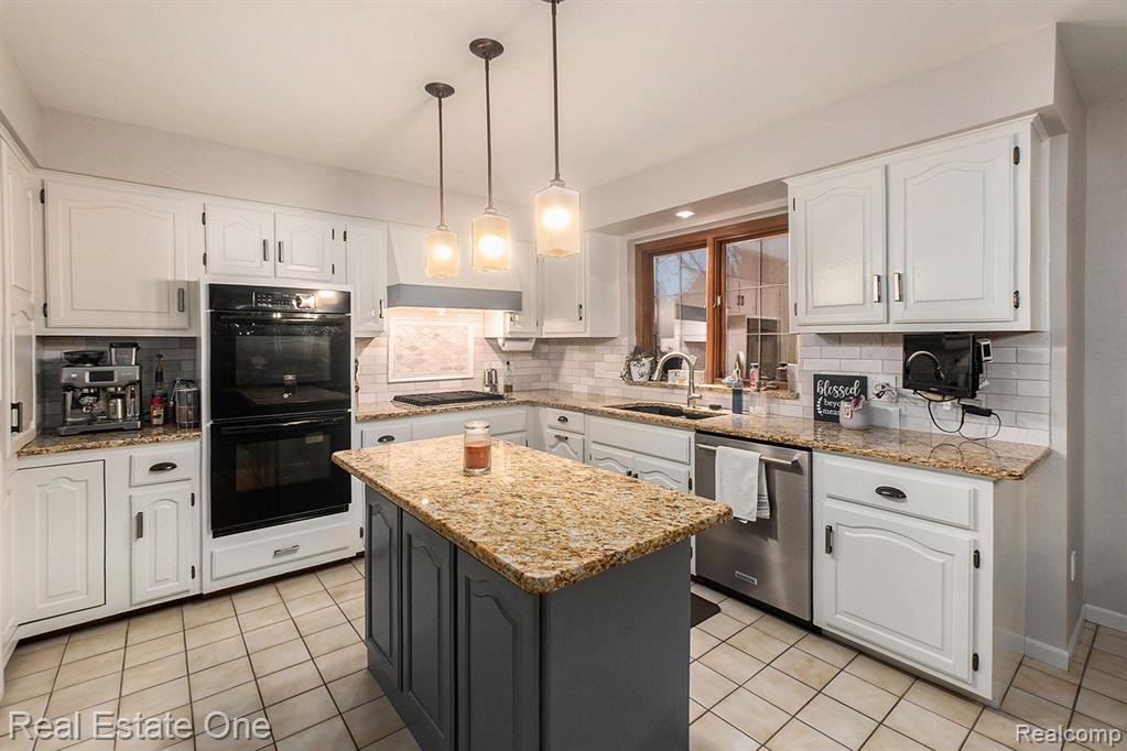 3632 Summit Ridge Drive Rochester Hills, MI 48306 - Photo 3 of 33