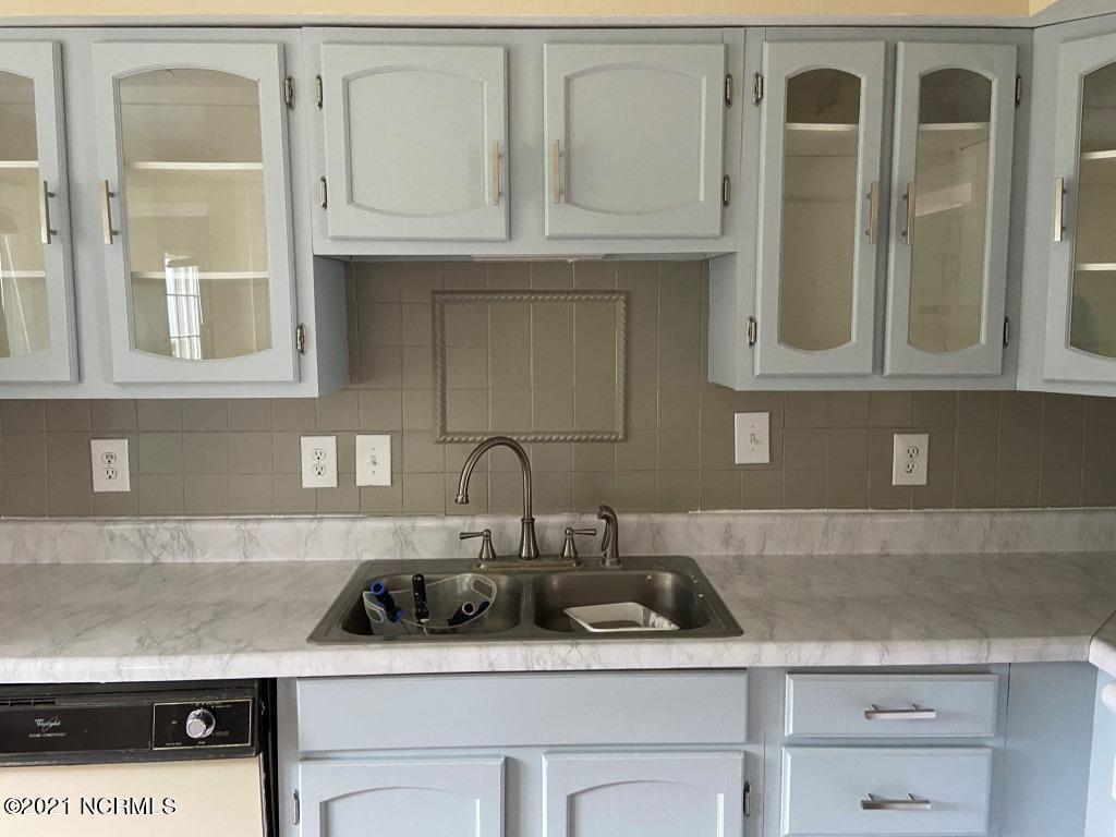 1112 East Fort Macon Road, Unit A Atlantic Beach, NC 28512 - Photo 7 of 39 Kitchen