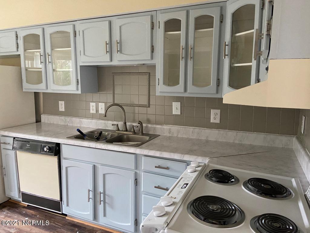 1112 East Fort Macon Road, Unit A Atlantic Beach, NC 28512 - Photo 8 of 39 View of Kitchen