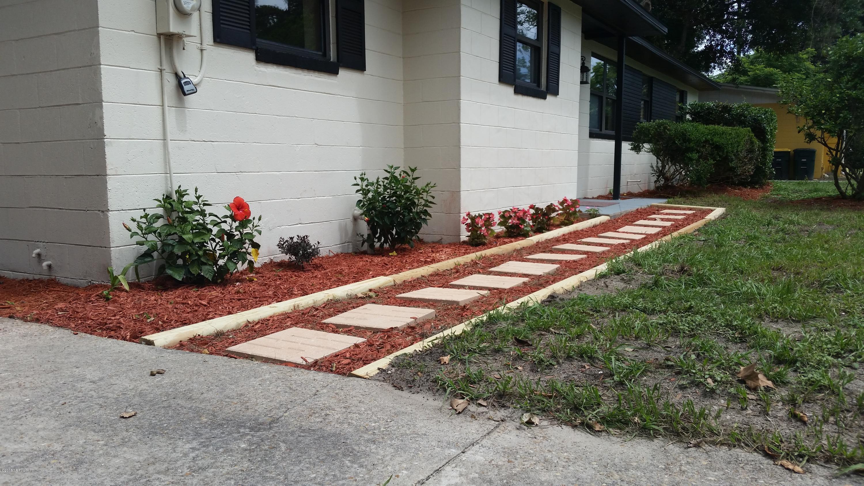 123 Glynlea Road Jacksonville, FL 32216 - Photo 3 of 18 123 Glynlea (3)