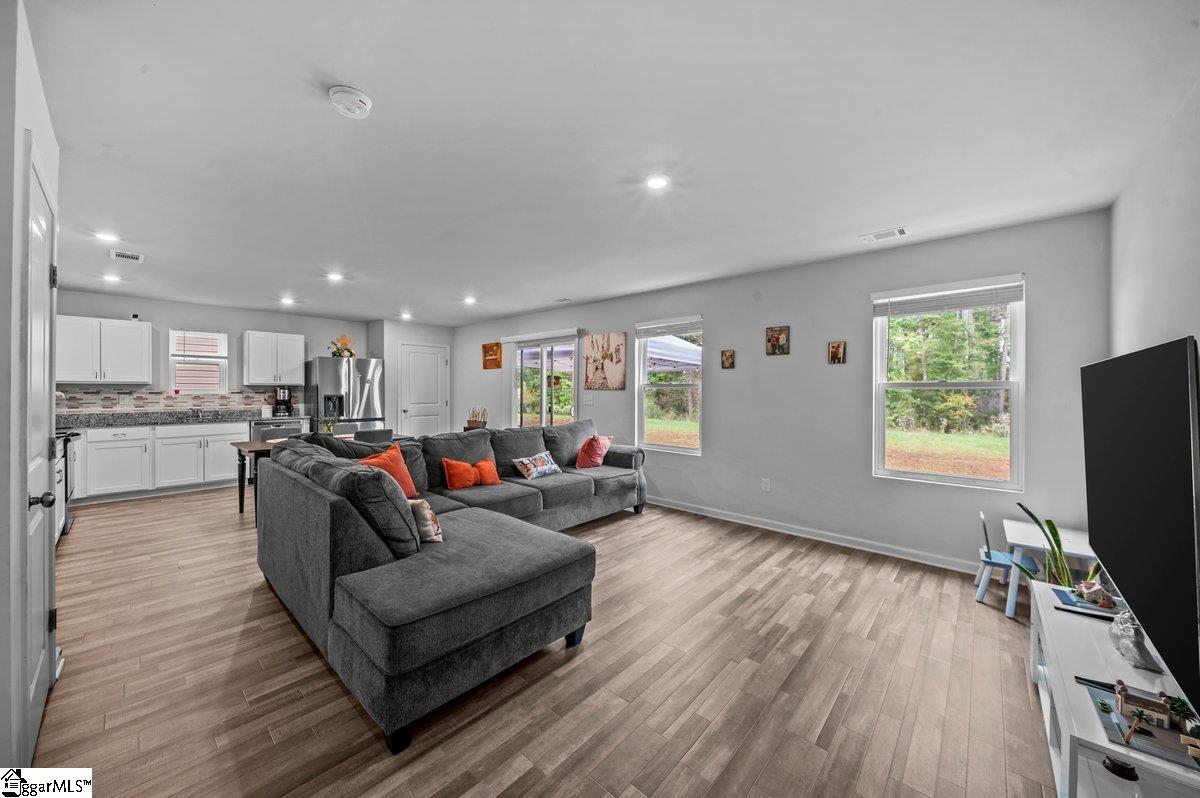 735 Wayfinder Run Inman, SC 29349 - Photo 3 of 24