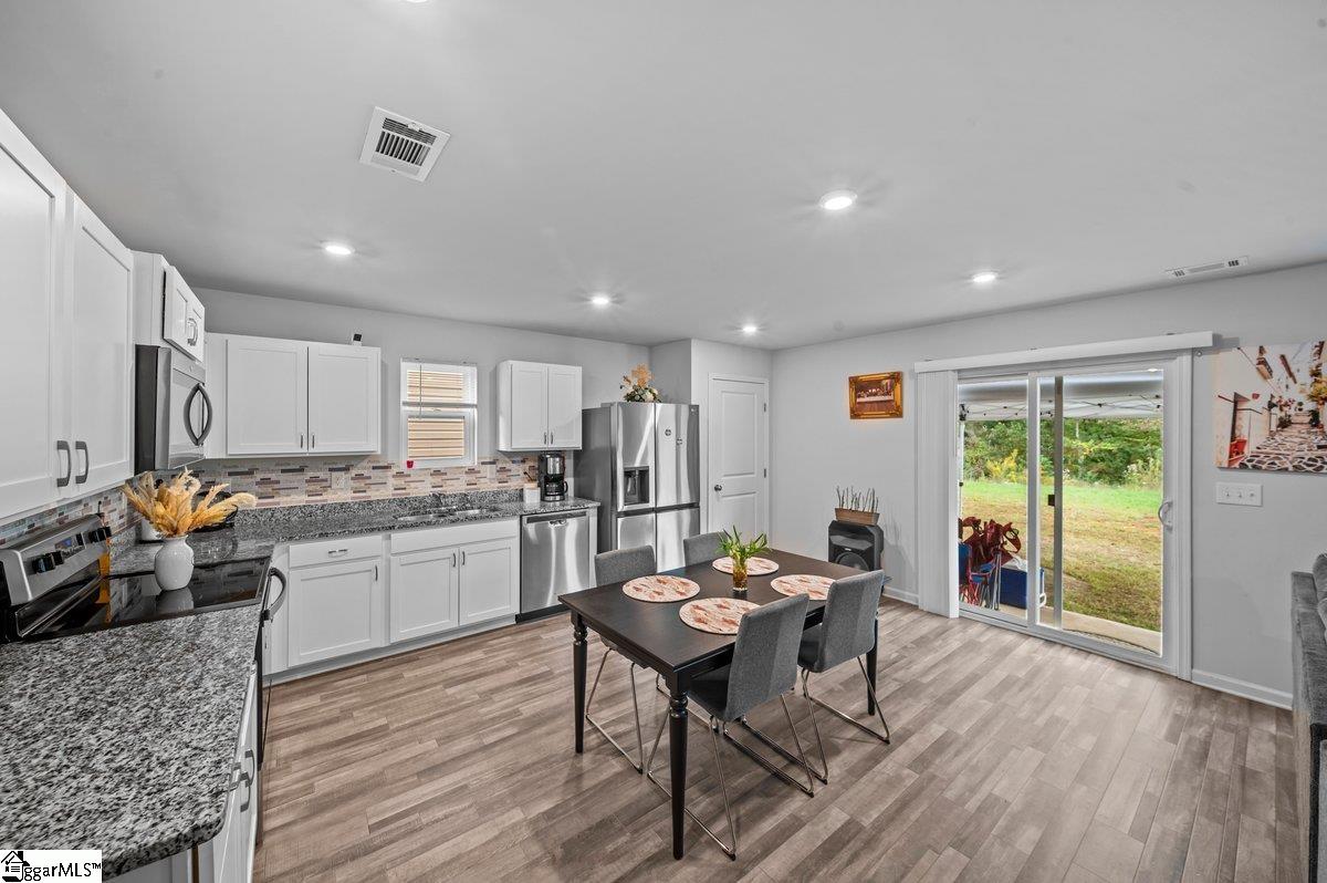 735 Wayfinder Run Inman, SC 29349 - Photo 7 of 24