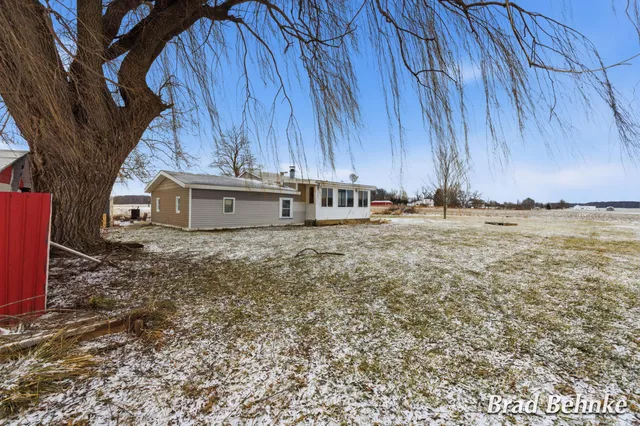 $220,000 | 3667 Bradford Road, Ionia, MI 48846