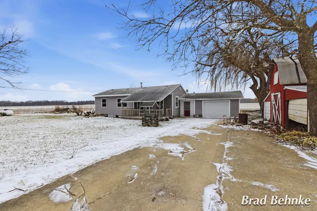 $220,000 | 3667 Bradford Road, Ionia, MI 48846