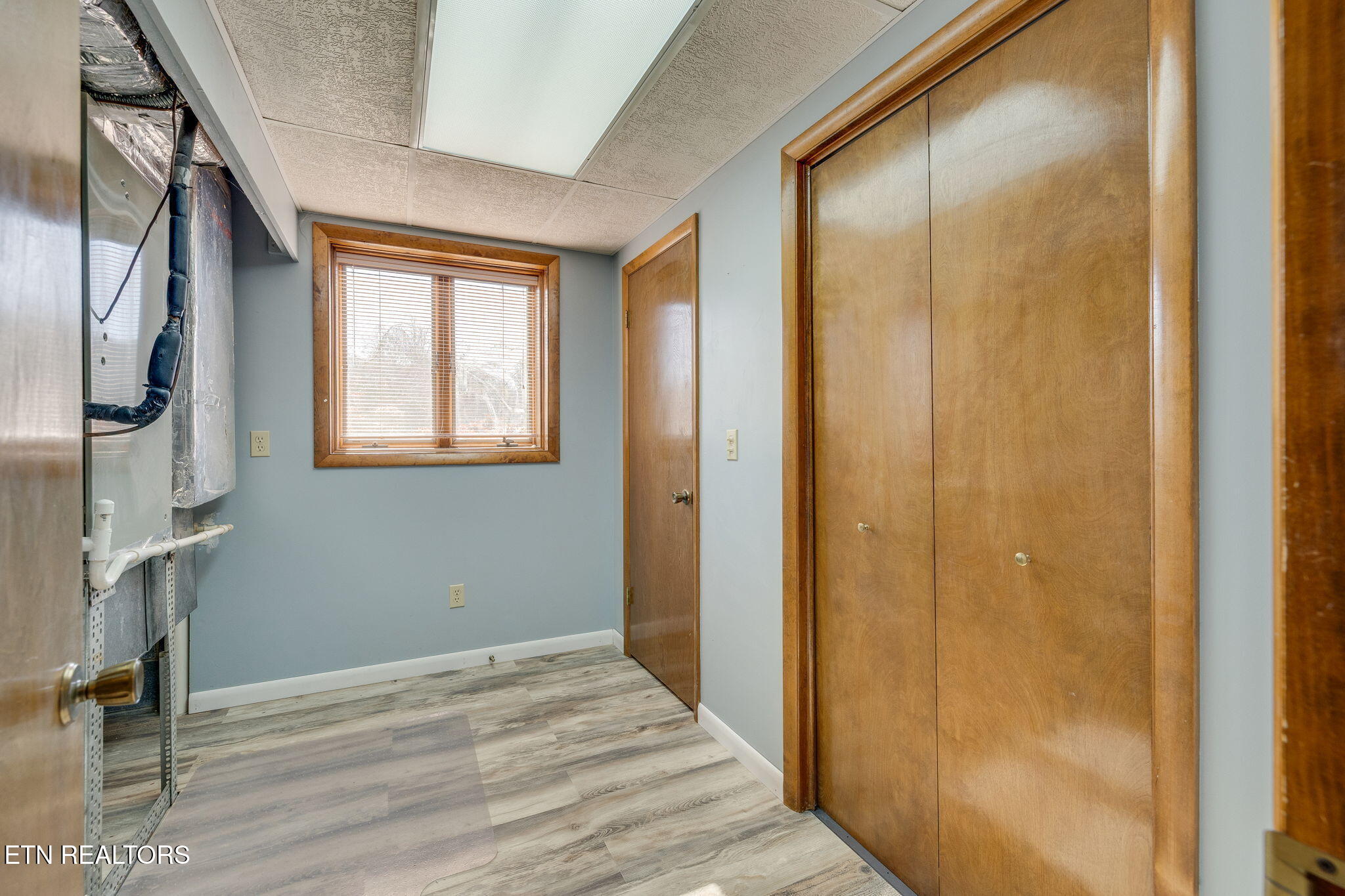 929 Nantucket Avenue Mount Carmel, TN 37645 - Photo 6 of 32 031
