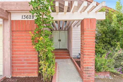 $1,099,000 | 13628 Avenida Espana, La Mirada, CA 90638