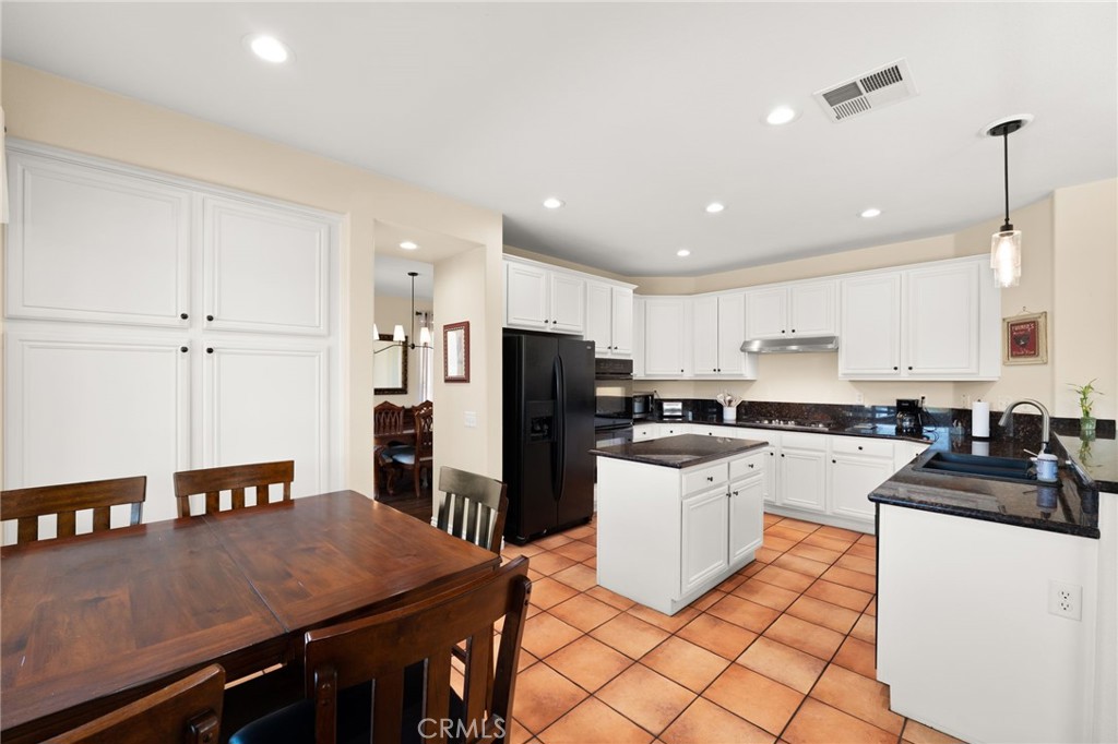 8561 Lodgepole Lane Riverside, CA 92508 - Photo 14 of 52