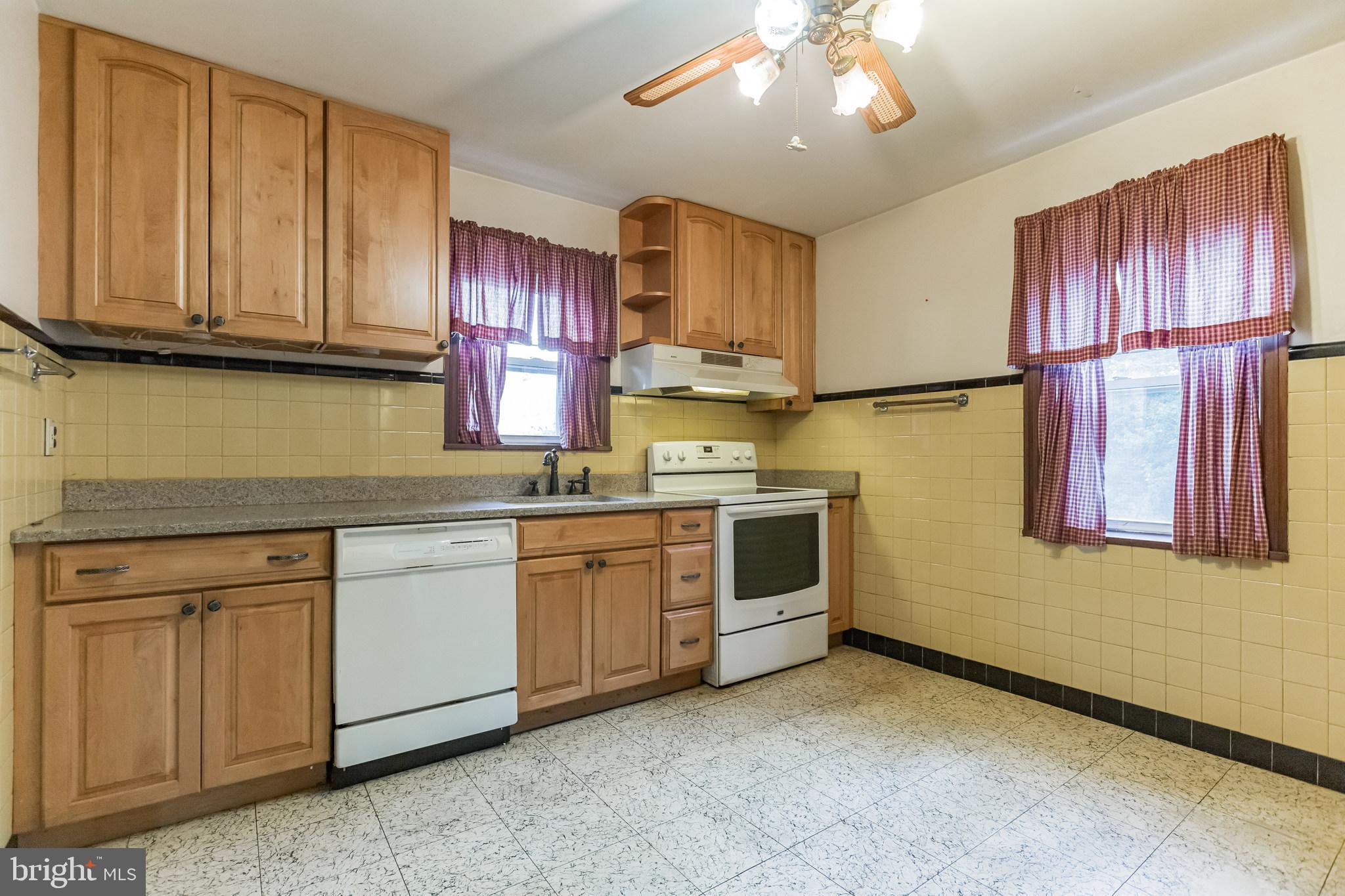 3176 Bethel Road Boothwyn, PA 19061 - Photo 7 of 30