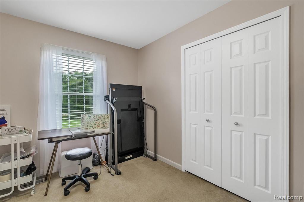 2104 West Reid Road Flint, MI 48507 - Photo 16 of 31
