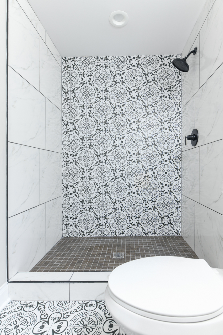 3402 Roesner Drive Markham, IL 60428 - Photo 19 of 23 a bathroom with a shower