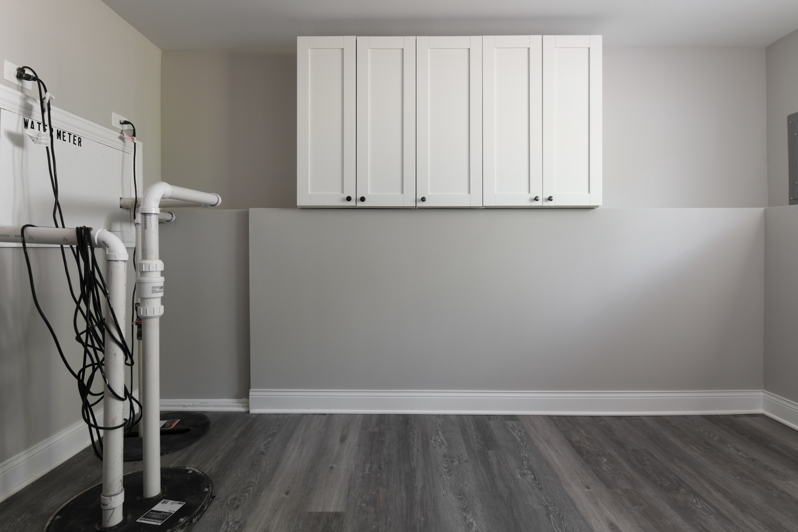 3402 Roesner Drive Markham, IL 60428 - Photo 20 of 23 a view of an empty room with wooden floor and stairs
