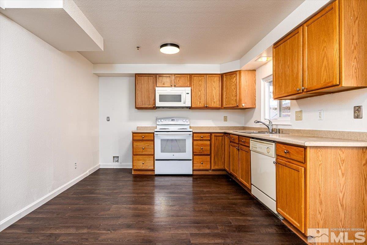 4560 Noche Lane Reno, NV 89502 - Photo 7 of 23 Photo 7