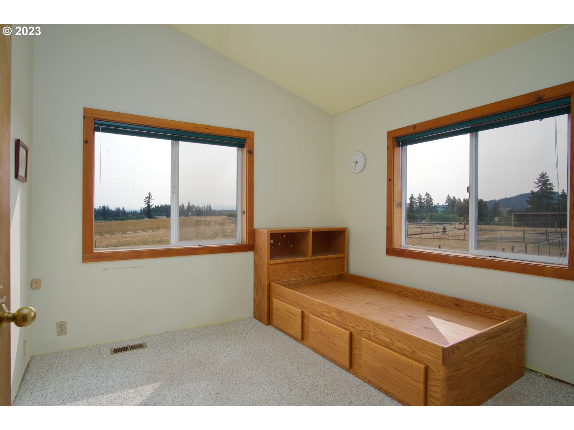 21976 South Ridge Road Oregon City, OR 97045 - Photo 17 of 36 Bedroom, Owner's Suite