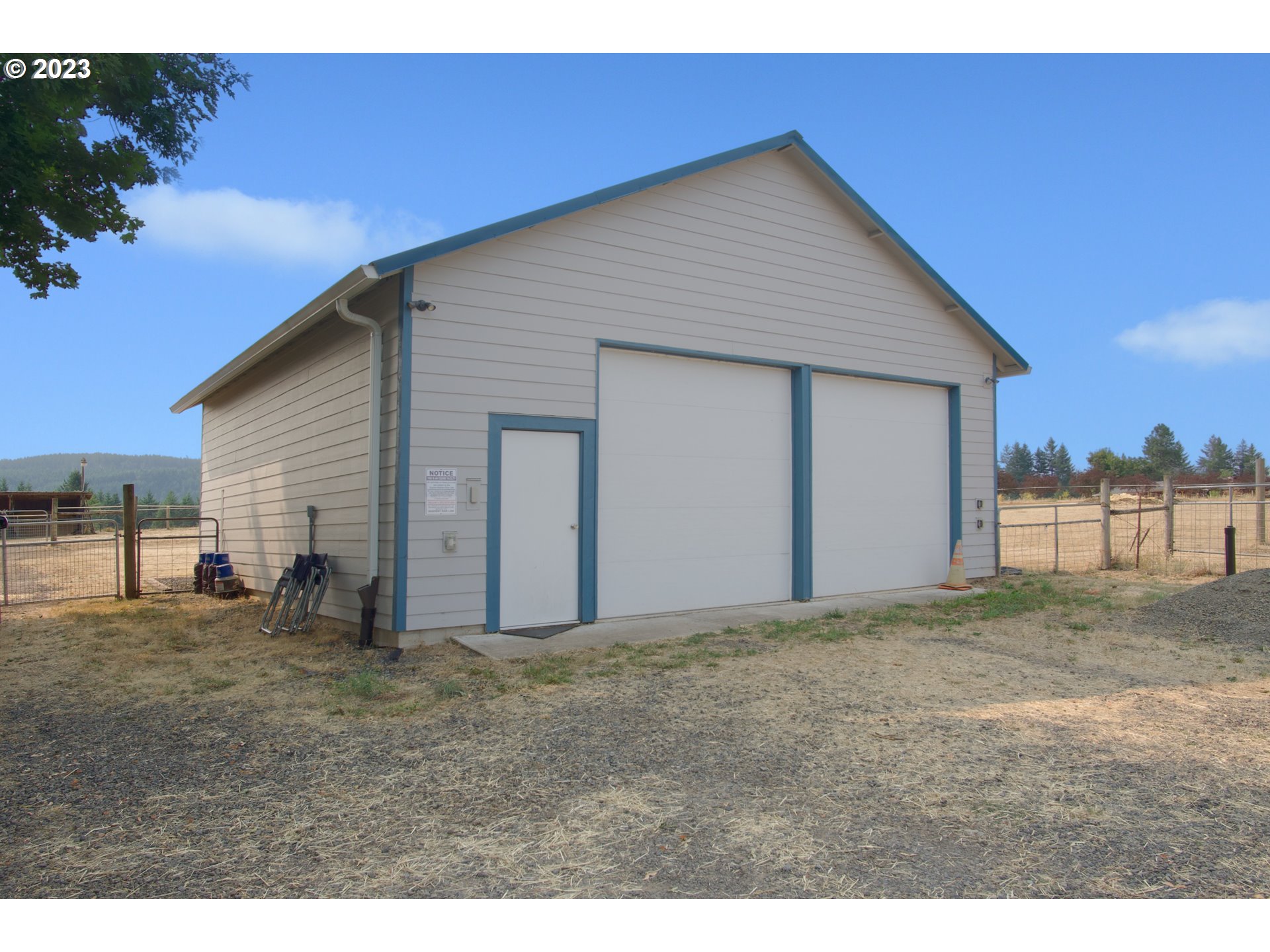 21976 South Ridge Road Oregon City, OR 97045 - Photo 25 of 36 Garage