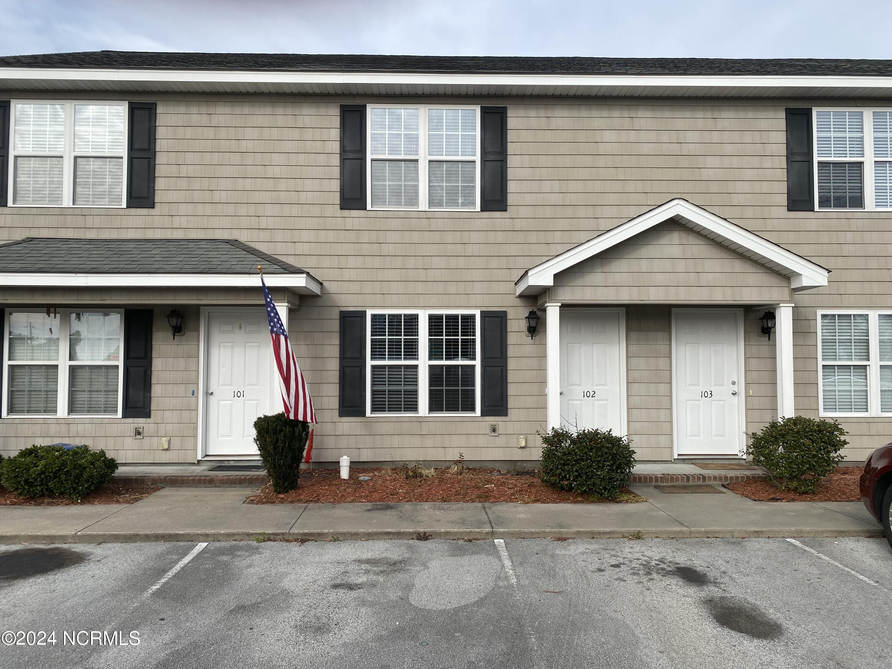 2202 Mayberry Loop Road, Unit 102 Morehead City, NC 28557 - Photo 1 of 7