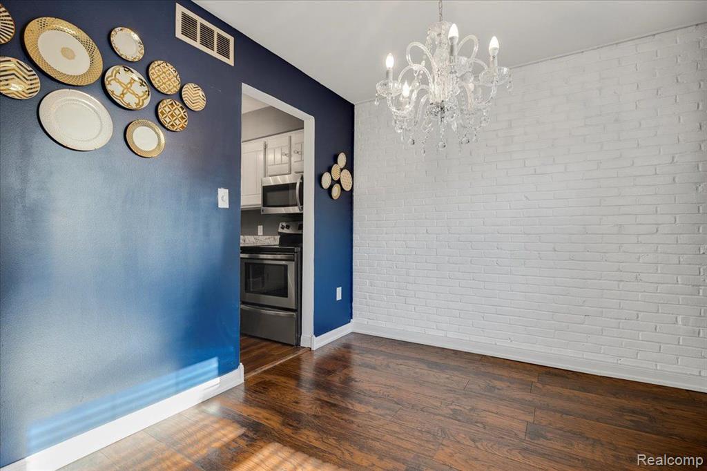 5055 Crooks Road, Unit 17 Royal Oak, MI 48073 - Photo 6 of 25 Gallery Image 6