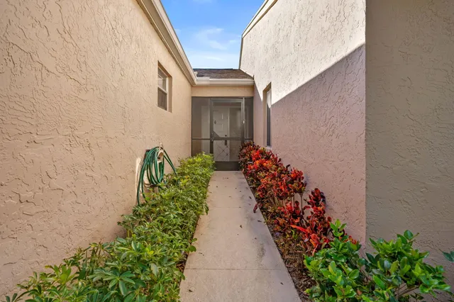 $299,000 | 8030 Springside Court, Unit D, Boca Raton, FL 33496