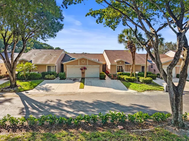 $299,000 | 8030 Springside Court, Unit D, Boca Raton, FL 33496