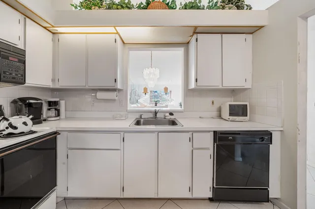 $299,000 | 8030 Springside Court, Unit D, Boca Raton, FL 33496