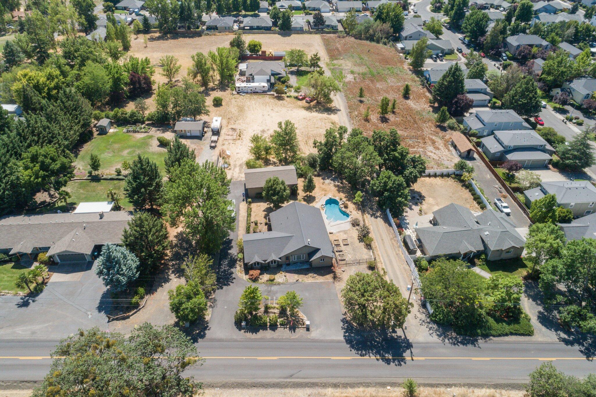1804 Coker Butte Road Medford, OR 97504 - Photo 3 of 40 web_DJI_0037