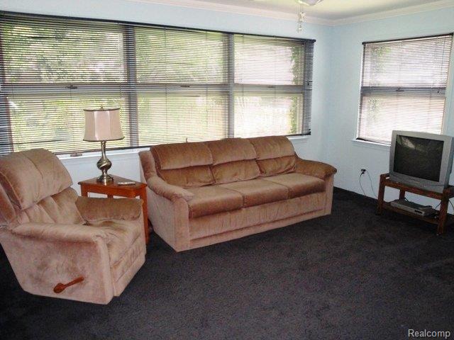 1947 Broadstone Road Grosse Pointe, MI 48236 - Photo 11 of 23 Family Room
