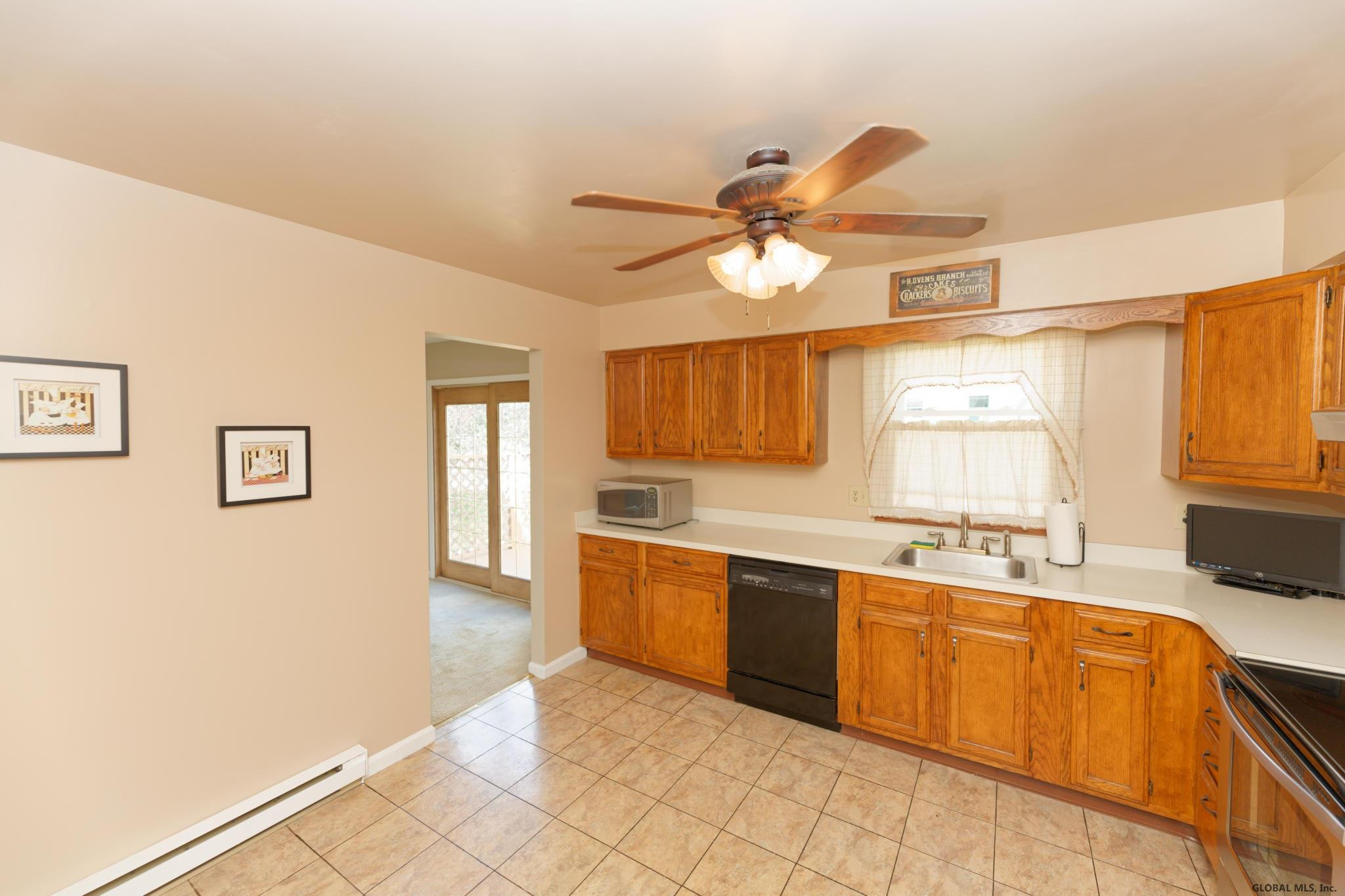 6 Old Farm Road Colonie, NY 12189 - Photo 11 of 35 Photo 11