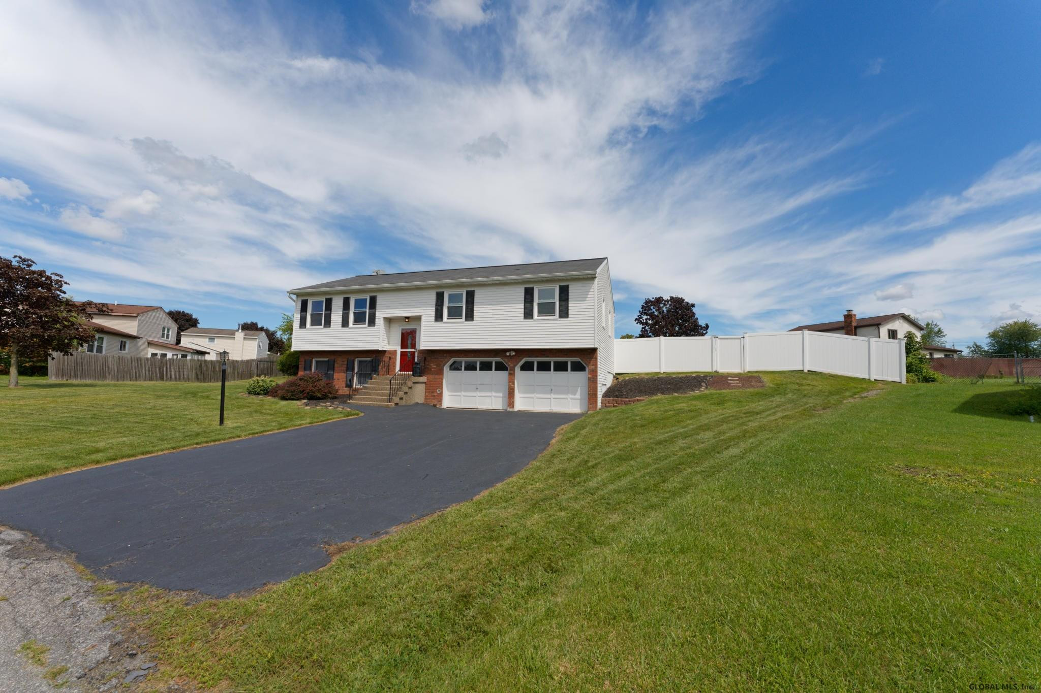 6 Old Farm Road Colonie, NY 12189 - Photo 2 of 35 Photo 2