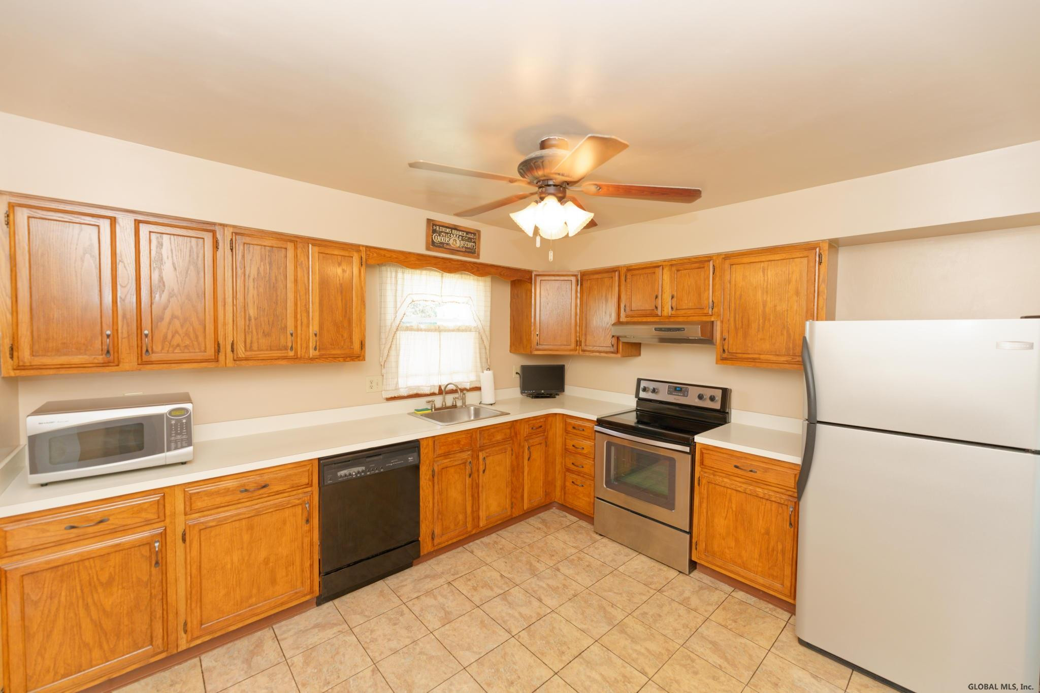 6 Old Farm Road Colonie, NY 12189 - Photo 10 of 35 Photo 10