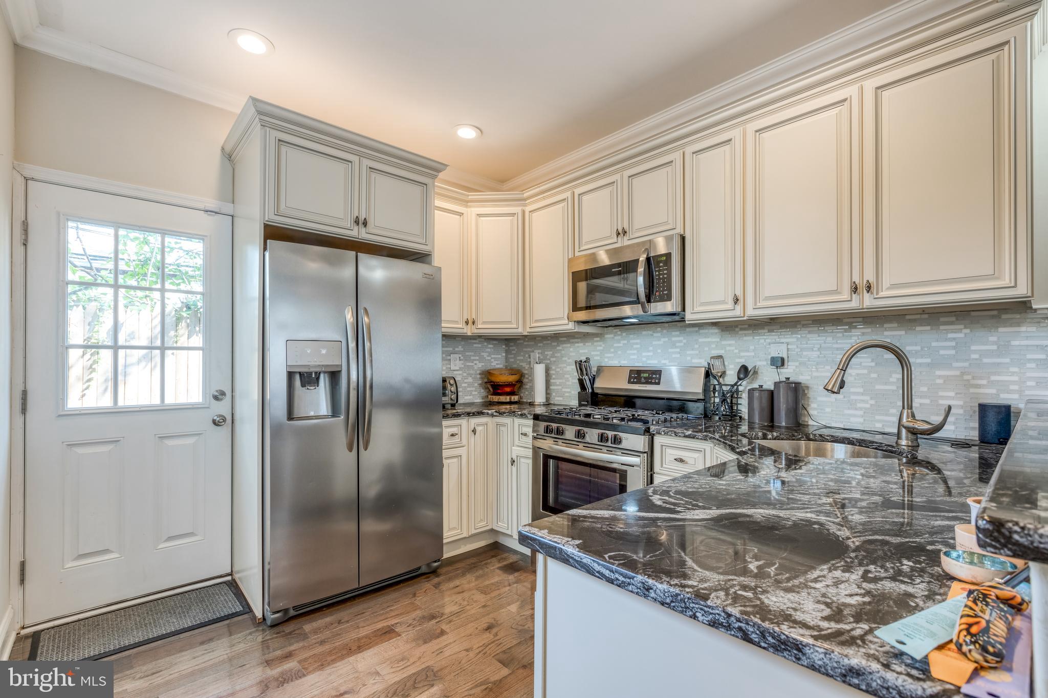 2017 Pierce Street Philadelphia, PA 19145 - Photo 3 of 17 Kitchen