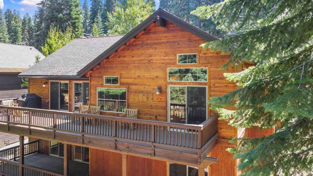 11347 Ski Slope Way Truckee, CA 96161 - Photo 21 of 21 a view of a house with a yard