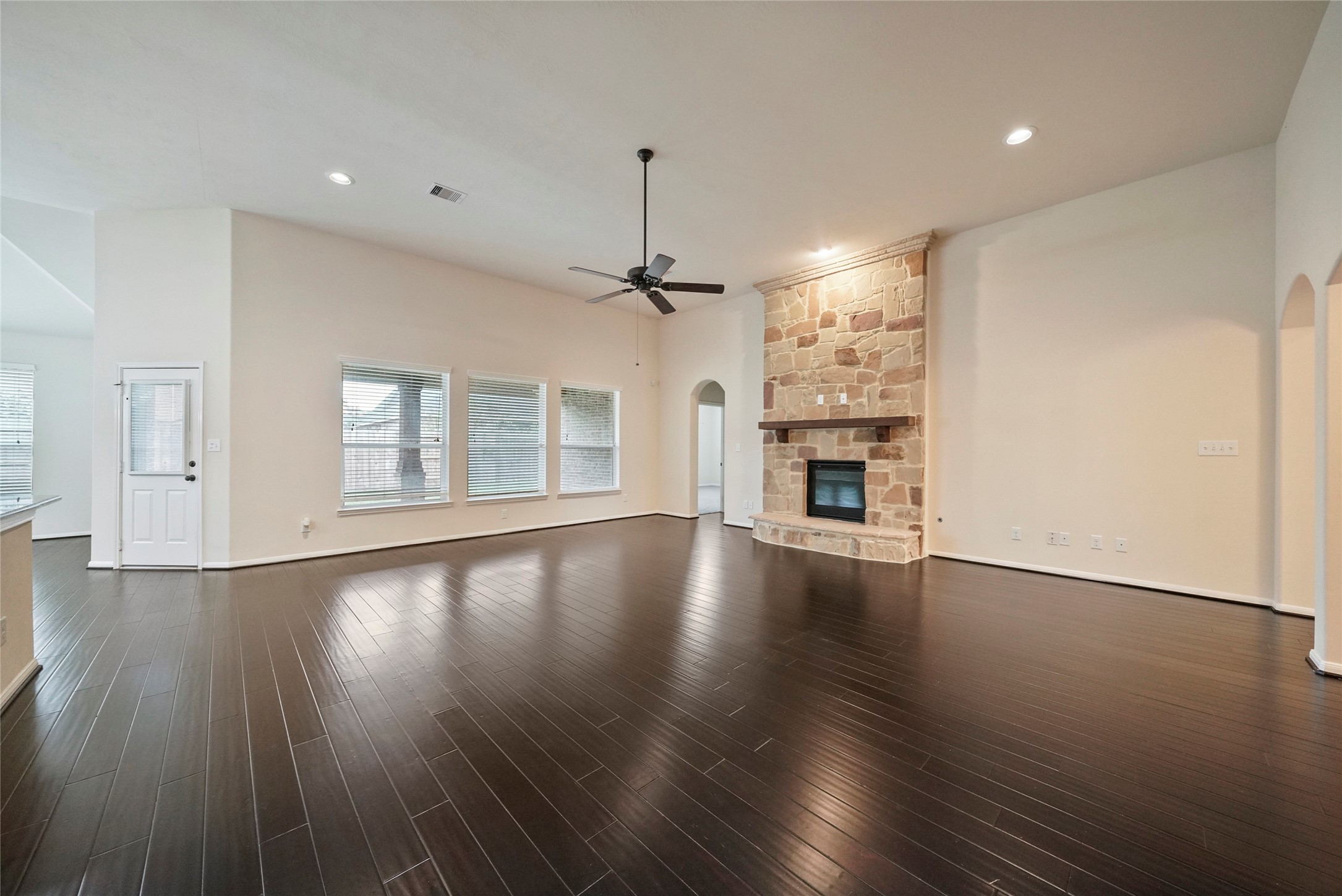 8132 Tranquil Lake Way Conroe, TX 77385 - Photo 5 of 32