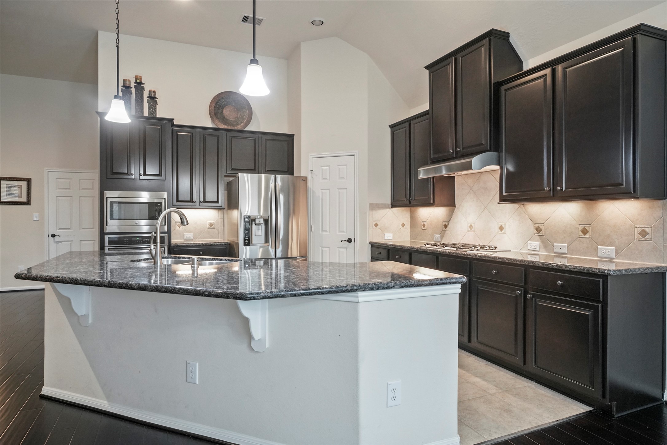 8132 Tranquil Lake Way Conroe, TX 77385 - Photo 7 of 32