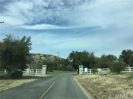 1 Stage Road Temecula, CA 92592 - Photo 1 of 1 a view of a yard with table and chairs