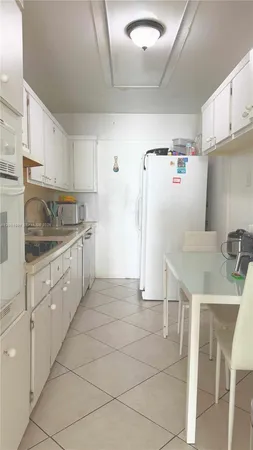 $3,550 | 1880 South Treasure Drive, Unit 3A, North Bay Village, FL 33141