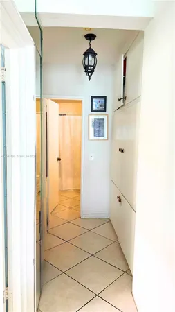 $3,550 | 1880 South Treasure Drive, Unit 3A, North Bay Village, FL 33141