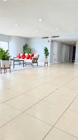 $3,550 | 1880 South Treasure Drive, Unit 3A, North Bay Village, FL 33141