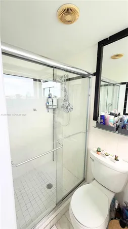 $3,550 | 1880 South Treasure Drive, Unit 3A, North Bay Village, FL 33141