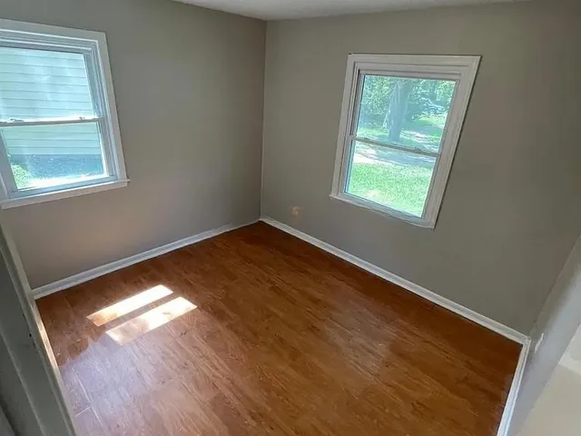 $195,000 | 702 Park Circle, Belton, MO 64012