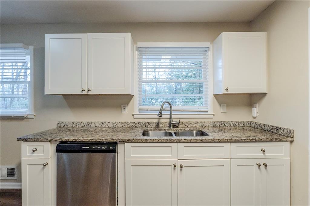 2202 Troutdale Drive Decatur, GA 30032 - Photo 11 of 33
