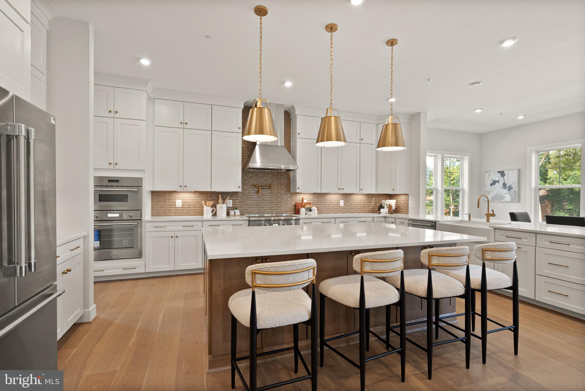 7211 Barnett Road Bethesda, MD 20817 - Photo 11 of 45 Kitchen opens to Morning Room