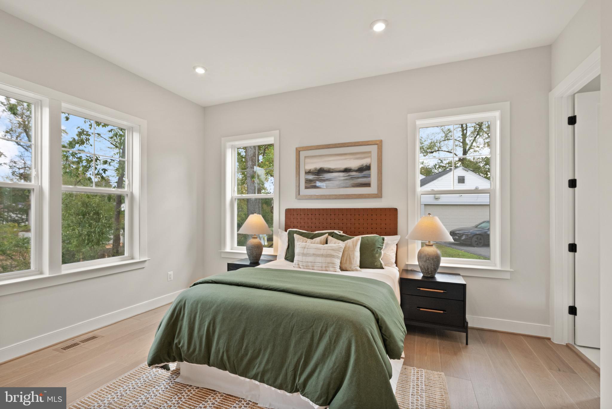 7211 Barnett Road Bethesda, MD 20817 - Photo 19 of 45 Main Level Guest En Suite - Bedroom 5