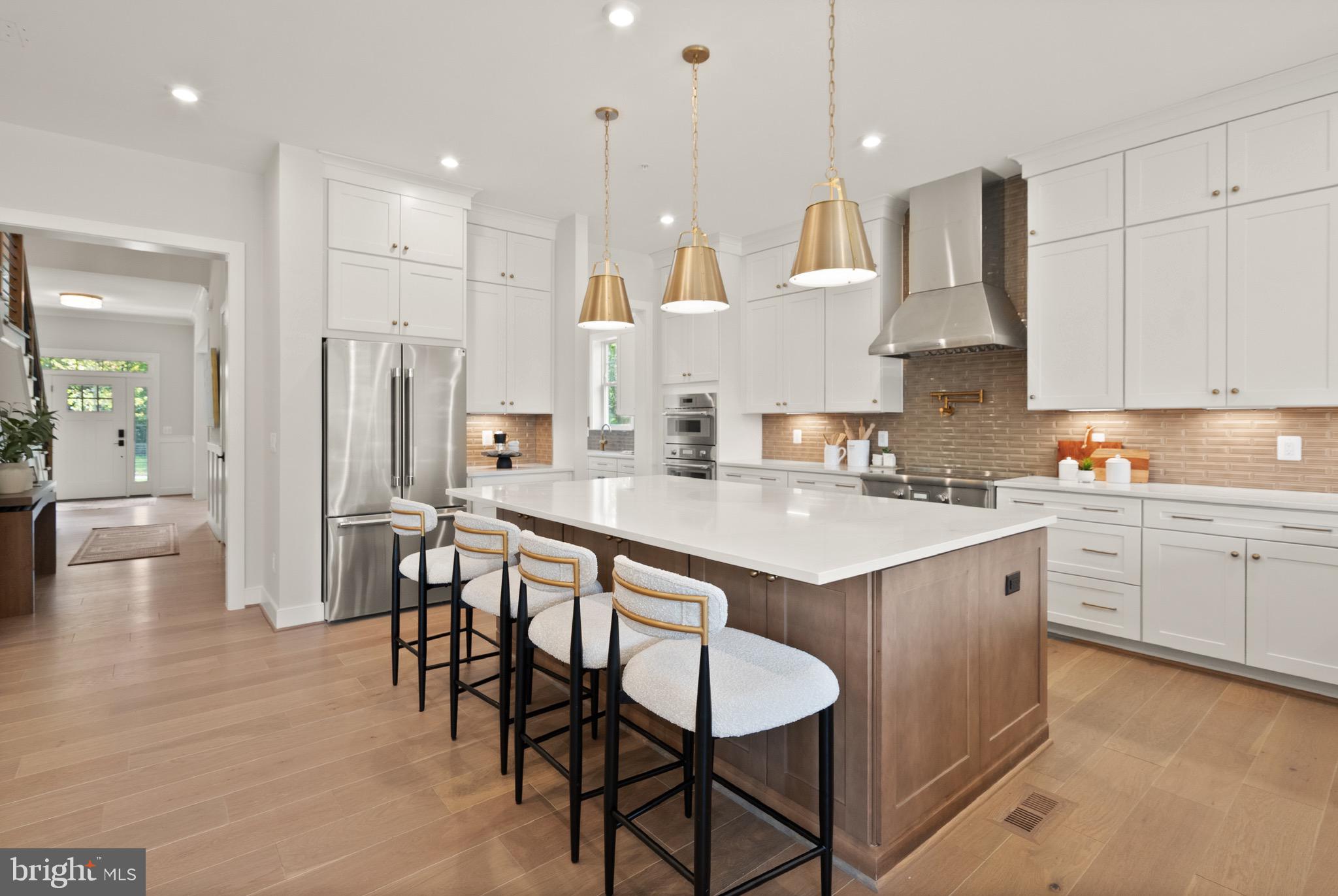 7211 Barnett Road Bethesda, MD 20817 - Photo 9 of 45 Breakfast Island