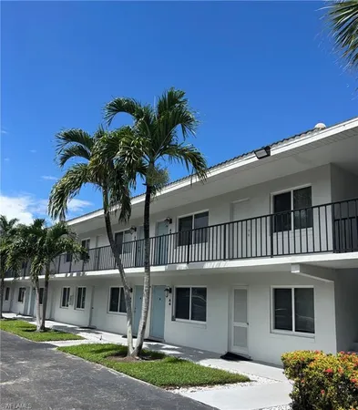 $1,500 | 3250 10th Street North, Unit A8, Naples, FL 34103