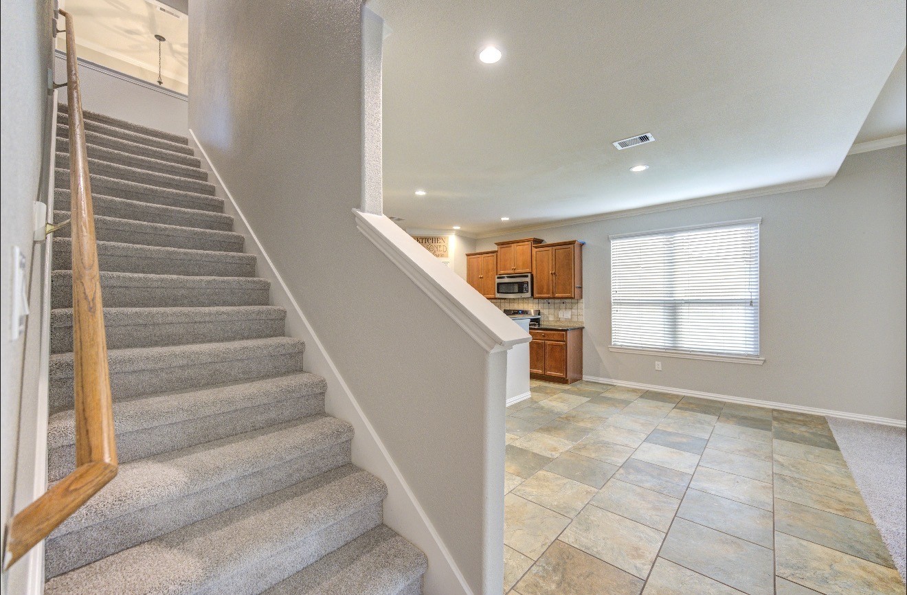 7 Maple Mill Court Conroe, TX 77301 - Photo 24 of 49 a view of entryway and hall