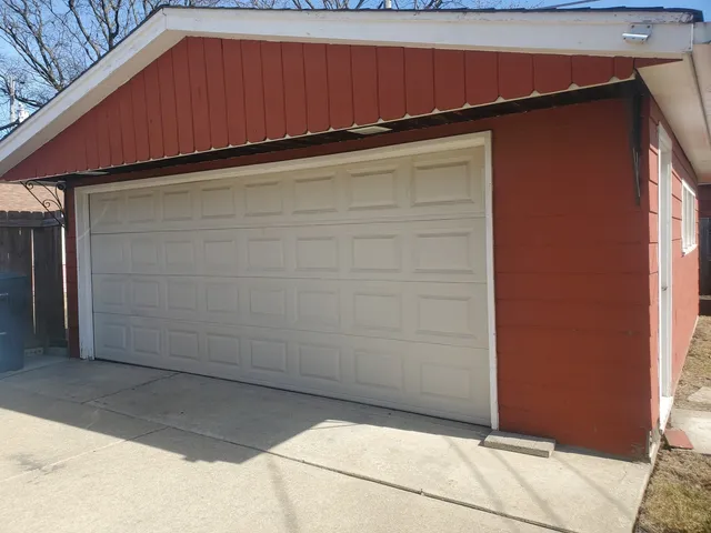 $270,000 | 15317 Drexel Avenue, South Holland, IL 60473