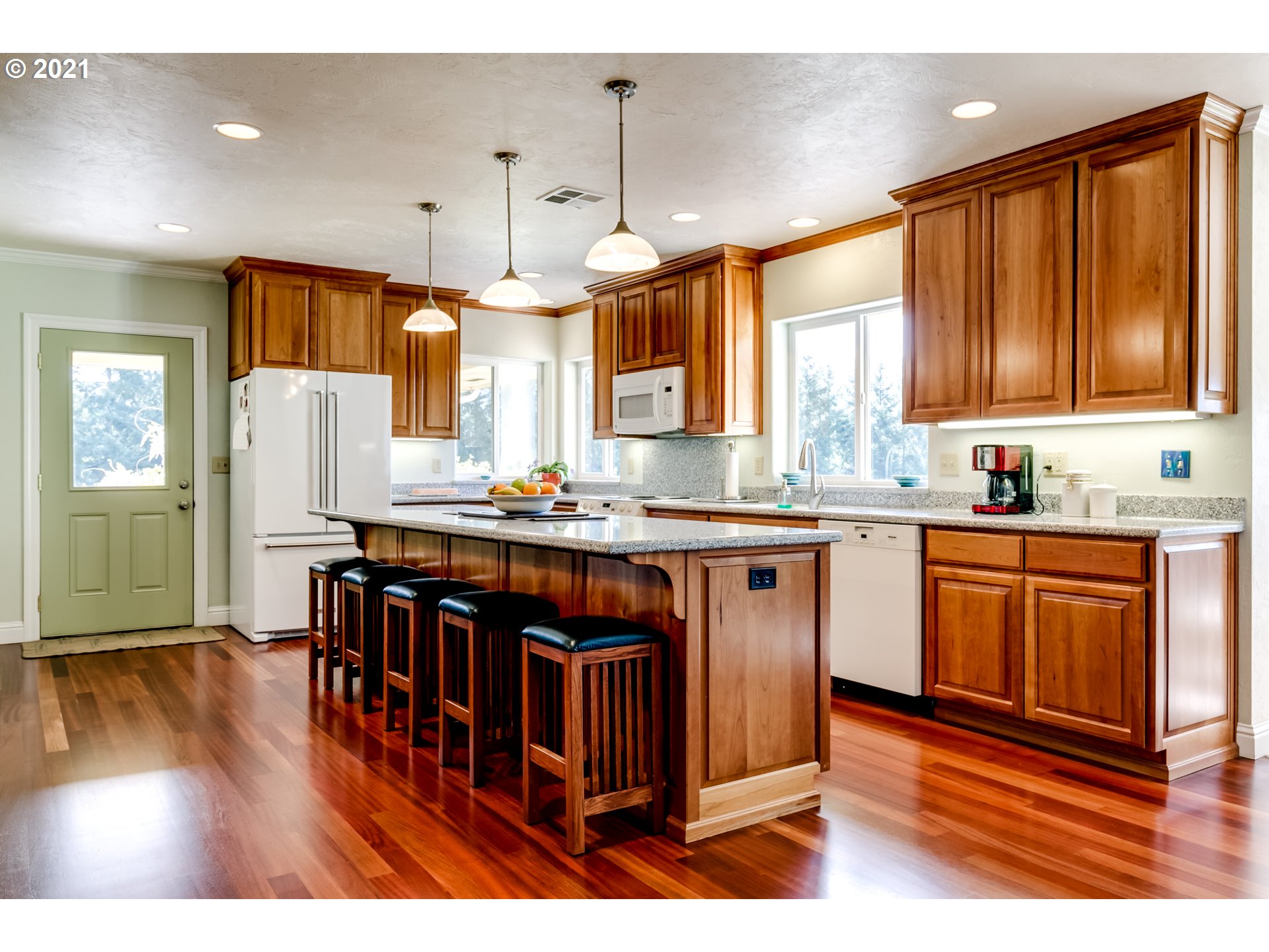 88780 Heritage Lane Springfield, OR 97478 - Photo 3 of 32 Gallery Image 3