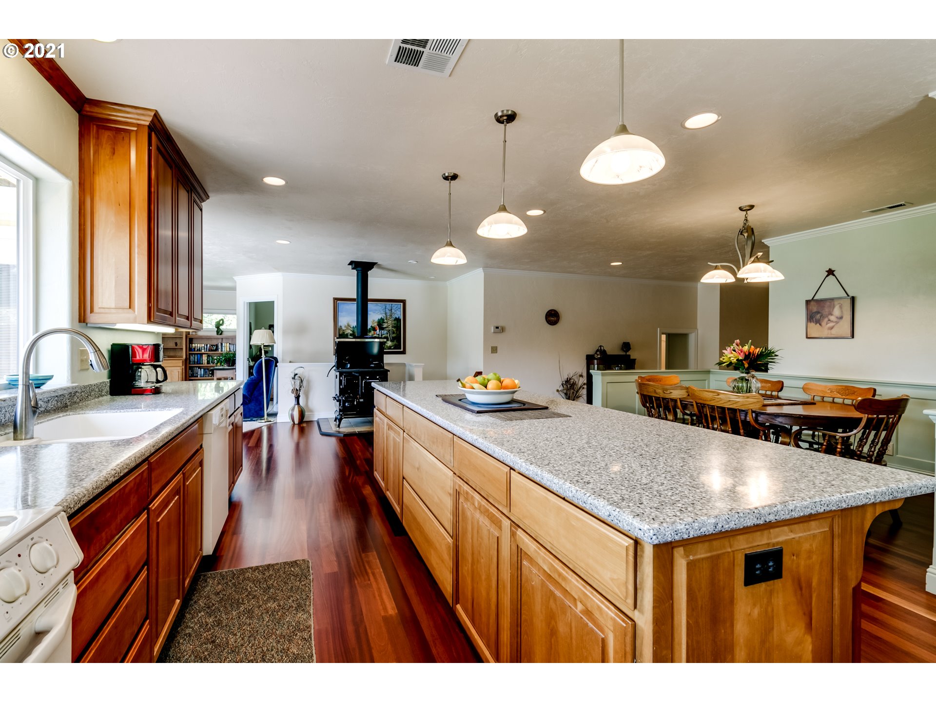 88780 Heritage Lane Springfield, OR 97478 - Photo 5 of 32 Gallery Image 5