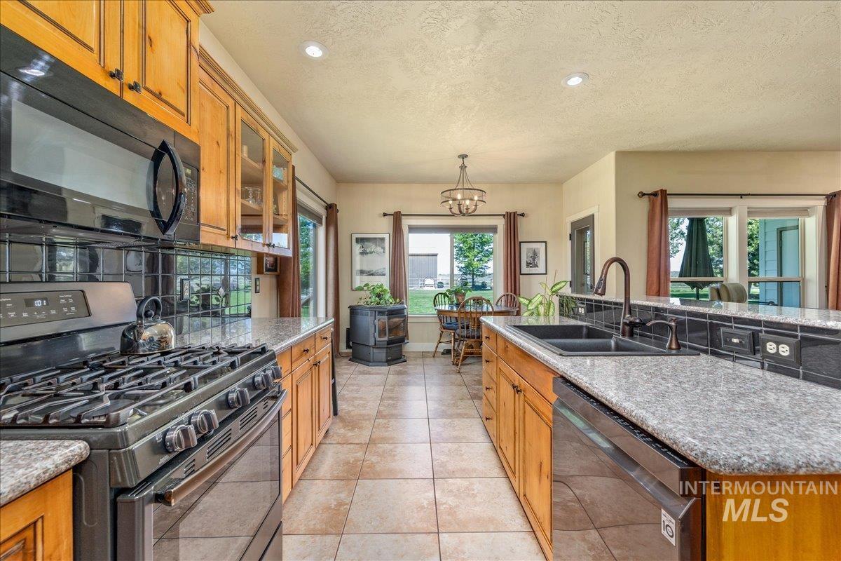 18593 South Pleasant Valley Road Kuna, ID 83634 - Photo 11 of 46