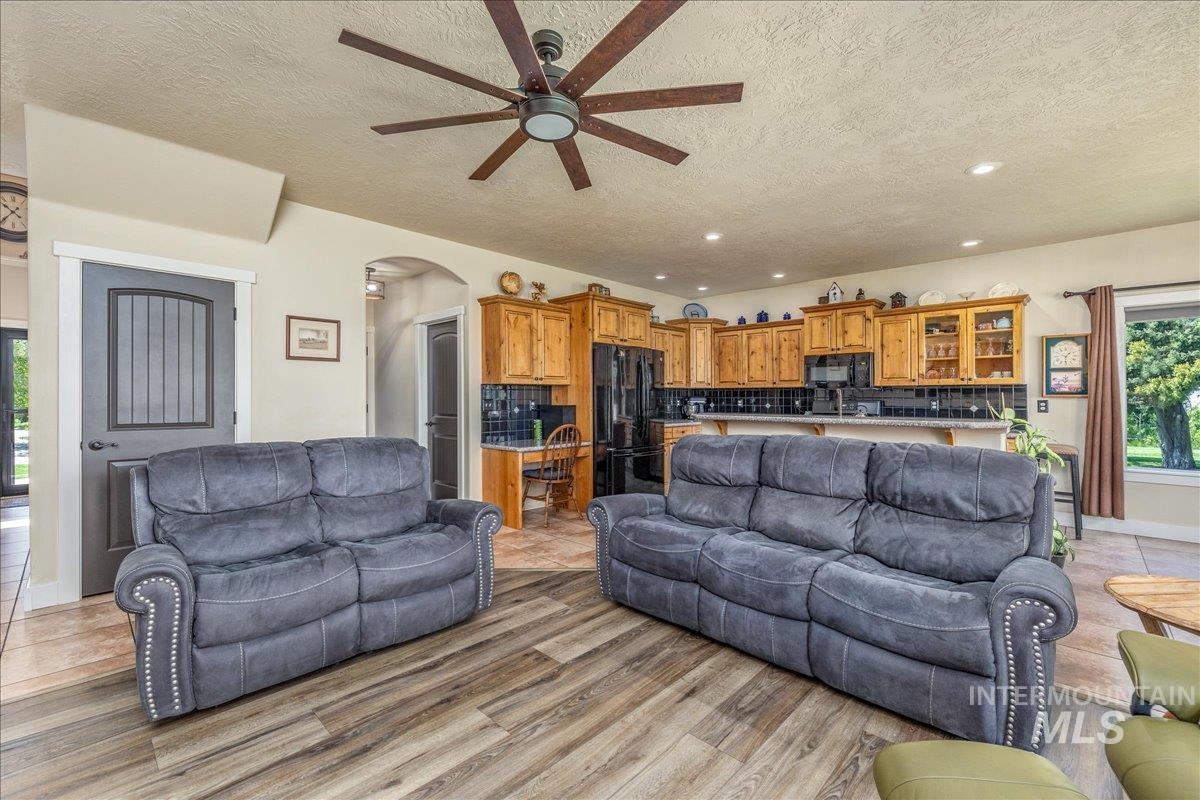 18593 South Pleasant Valley Road Kuna, ID 83634 - Photo 6 of 46